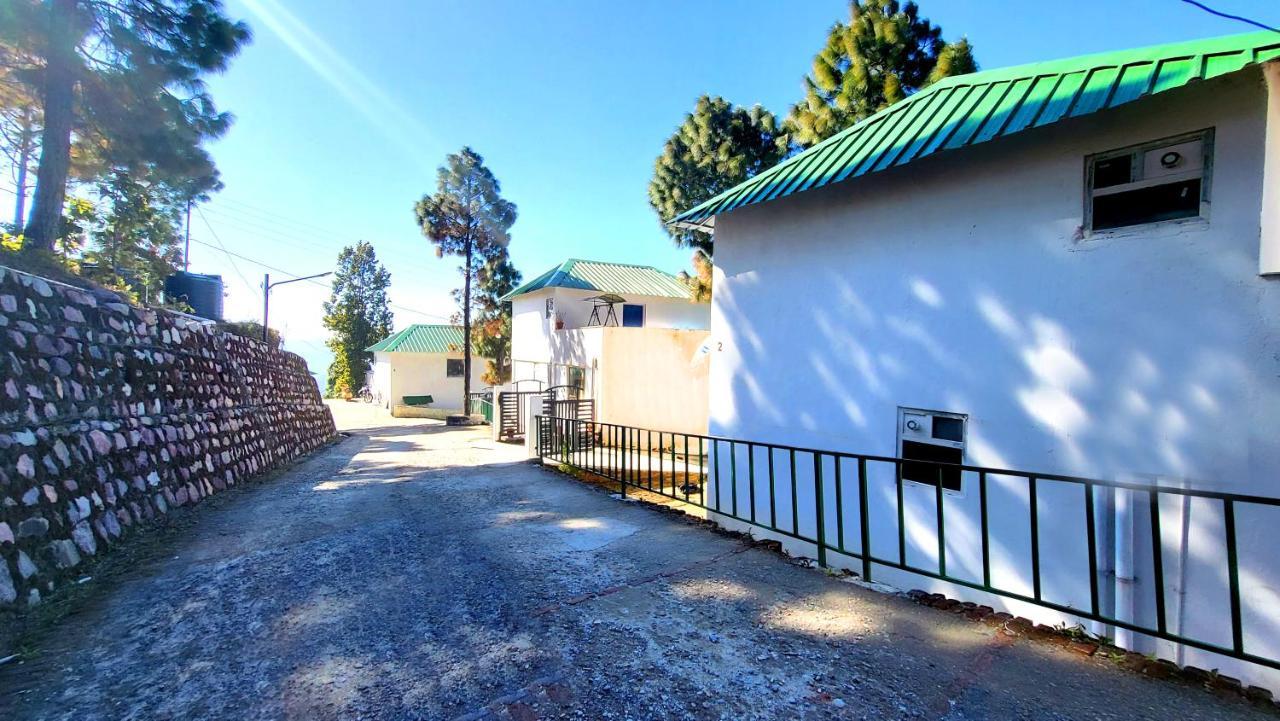 Blue Pine Orchards - Villas Lansdowne Exterior foto